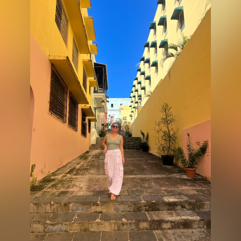 Meet your Posher, Azusena